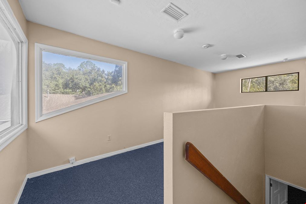 Courtyards Office Suites - 4131 NW 28th Lane
