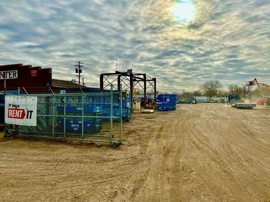 7100 & 7140 Eudora Dr