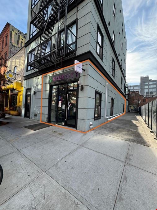 800 SF | 58 Greenpoint Avenue | Newly Rennovated Retail Space In Prime Greenpoint For Lease