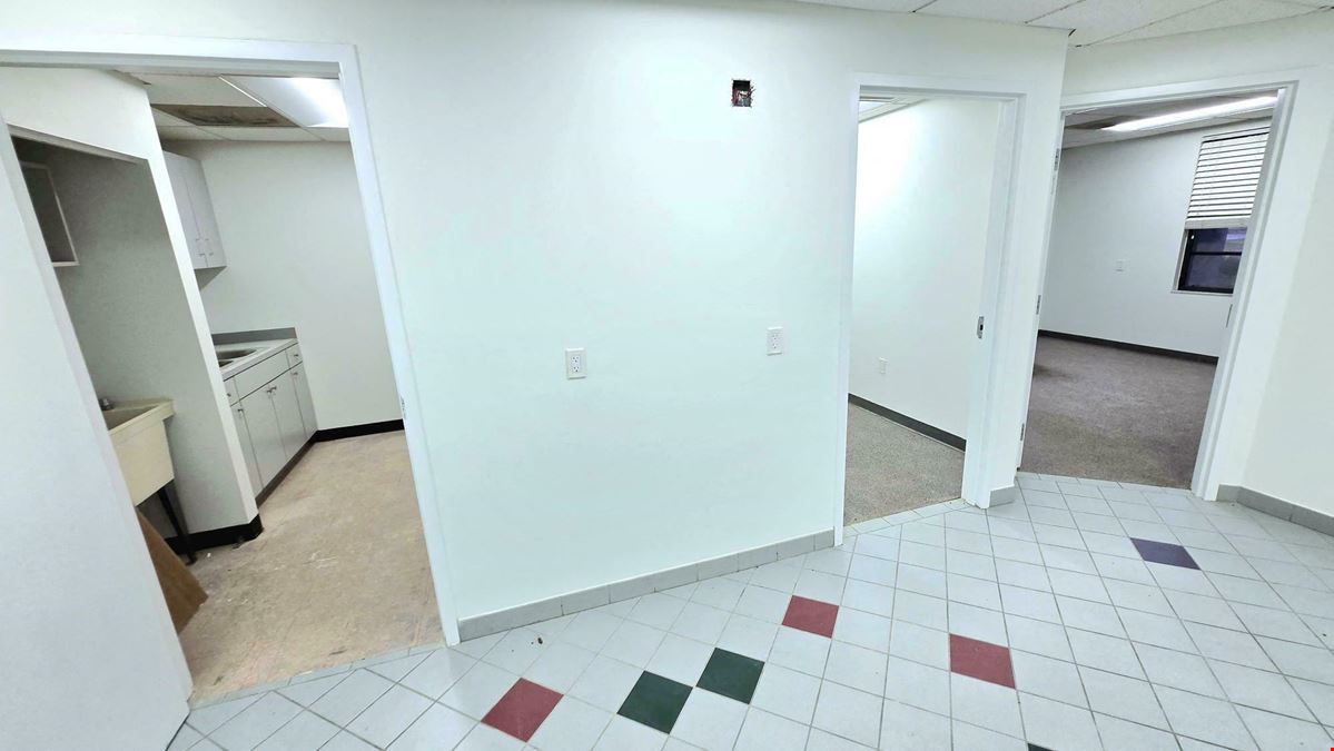 Perfect Downtown Medical office or Retail Use!