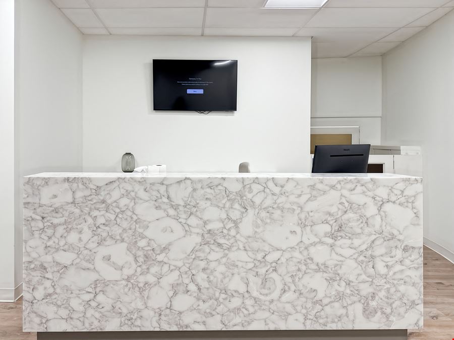 Regus - Chicago - N Clark St