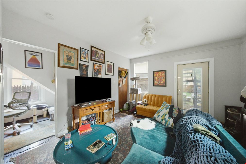 905 W Fletcher St, Chicago, IL 60657
