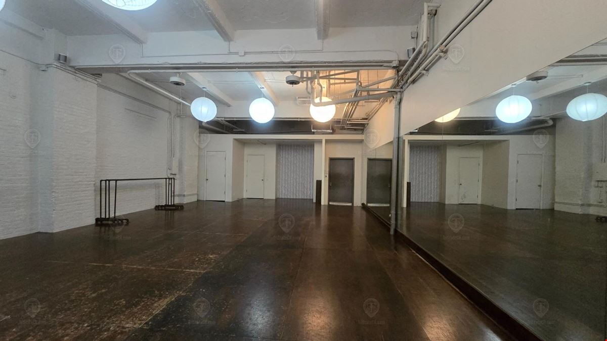 Up to 2,129 SF | 603 Bergen St | Multiple Office Spaces