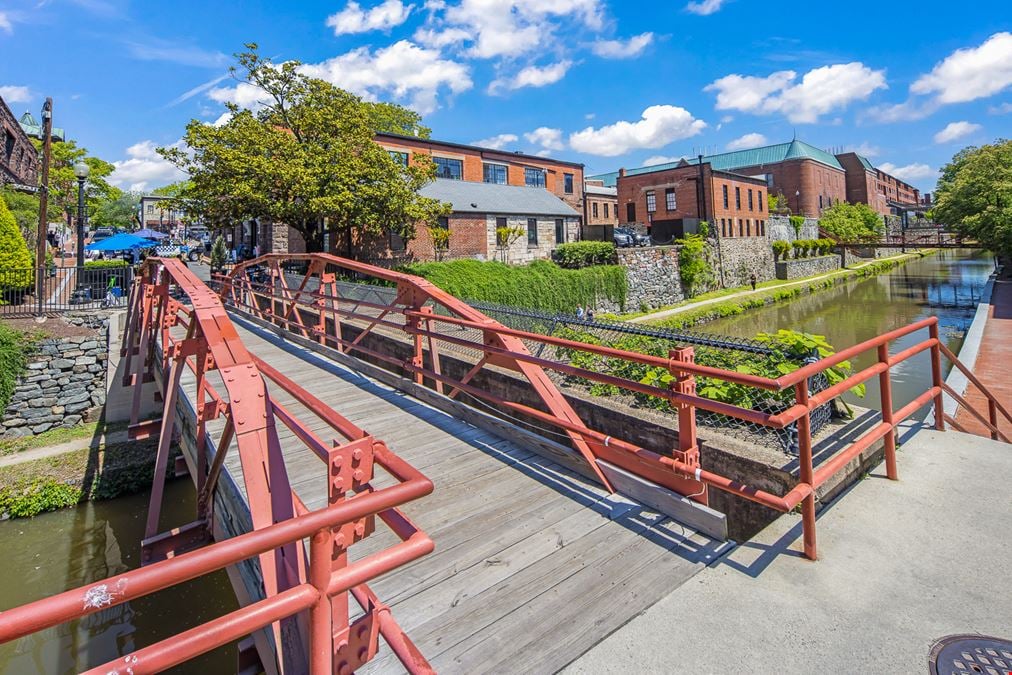 Caton's Walk (1046-1054 Potomac Street NW & 1025-1034 33rd Street NW)