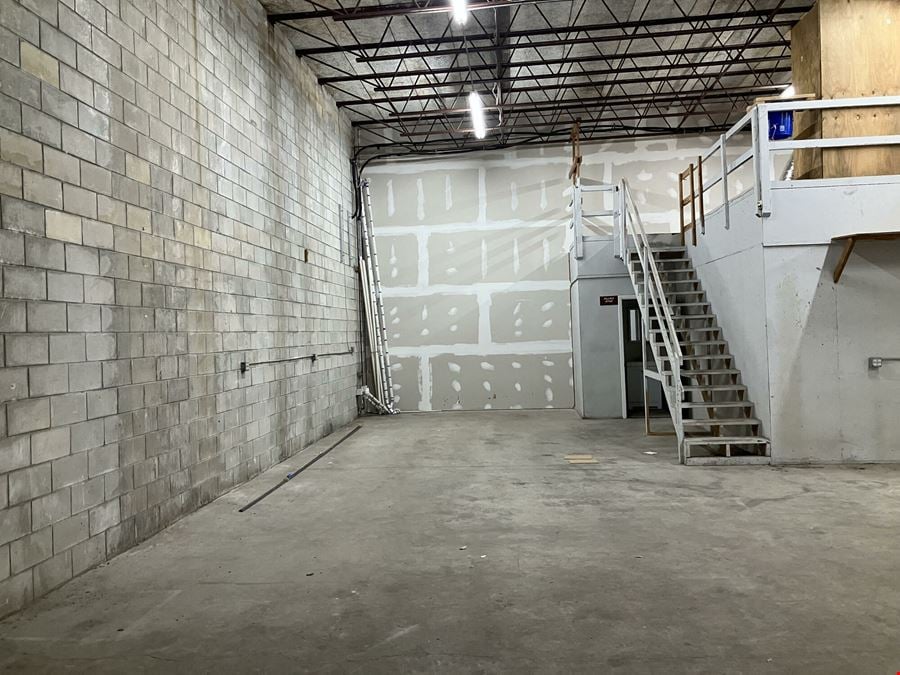 5151 Sunbeam Road, Suite 15