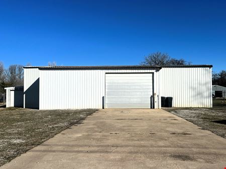 Preview of commercial space at 6813 Melrose Lane