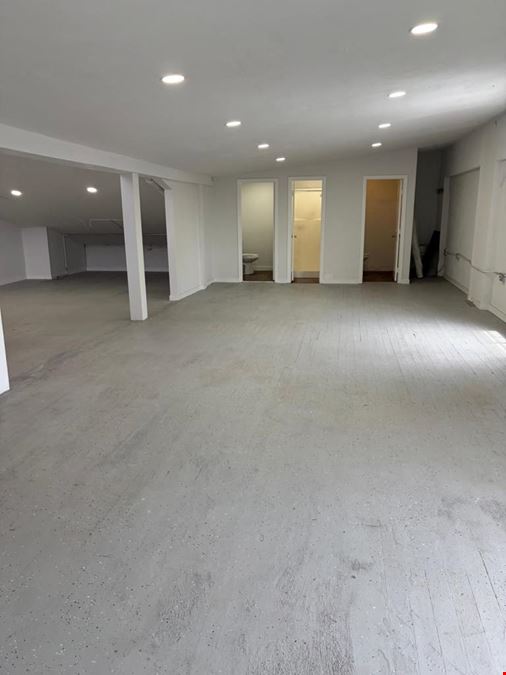 945 W Venice Blvd