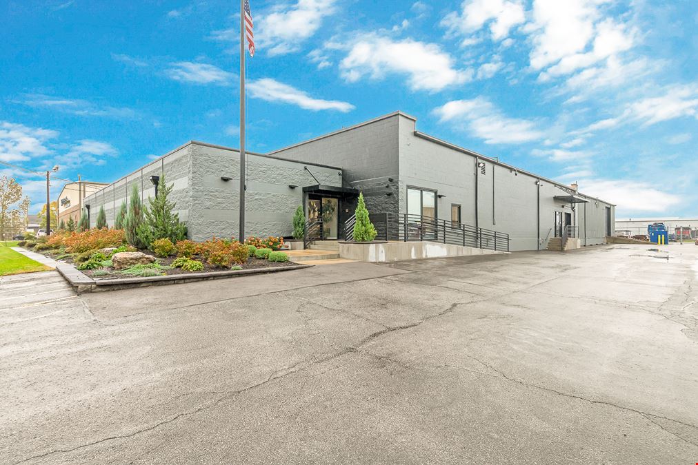 20,000 SF Office & Warehouse with Secure Yard – Ideal Contractor HQ