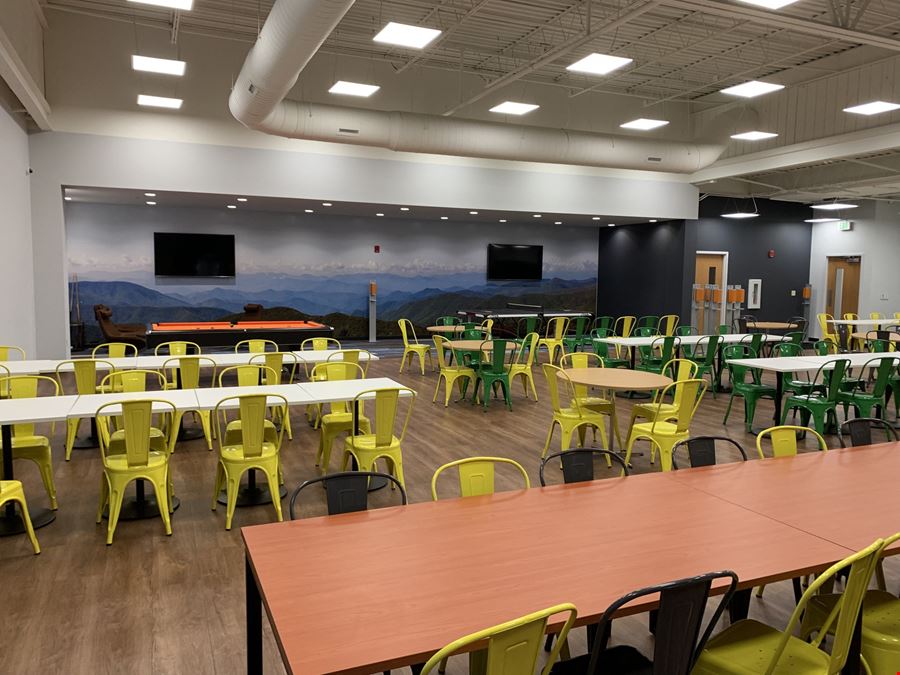 Outlet Corporate Center