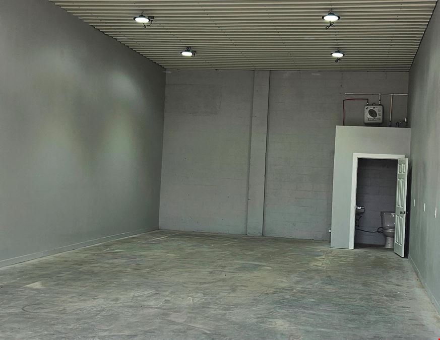 Flex Space with Outdoor Storage Available For Lease