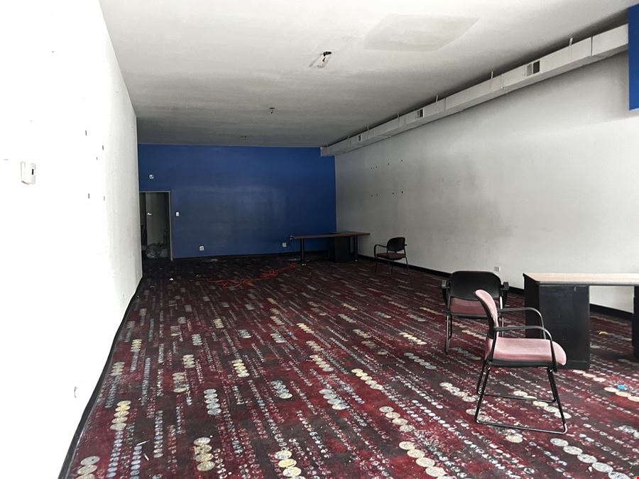 2734 E 79th - +/-1,550 SF Commercial Storefront