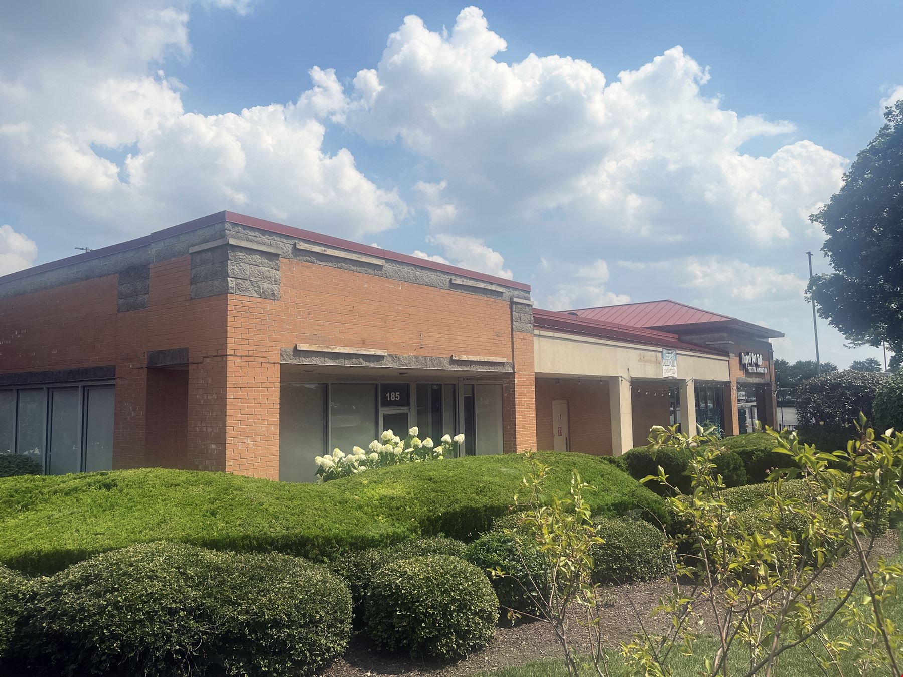 Barrington Rd Retail - Outlot to Kohl's
