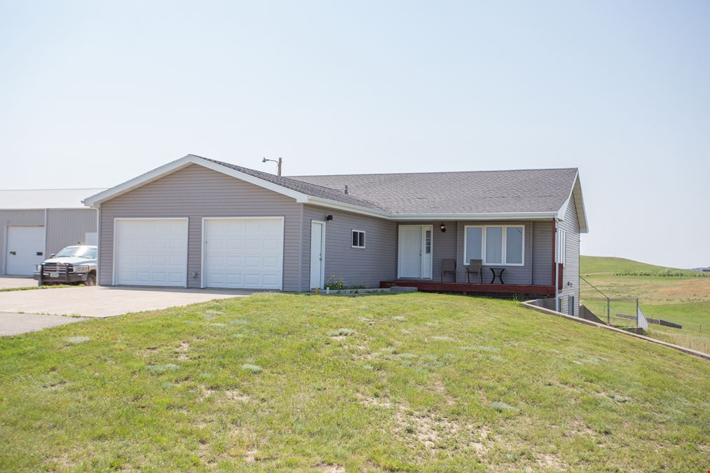 Residential Home w/ a Large Insulated Metal Shop