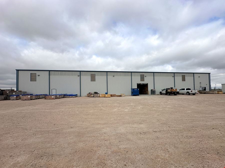 Dock & Grade-Level Loading Warehouse on I-20