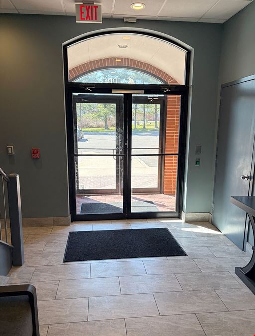Turnkey Modern Office Suites For Lease