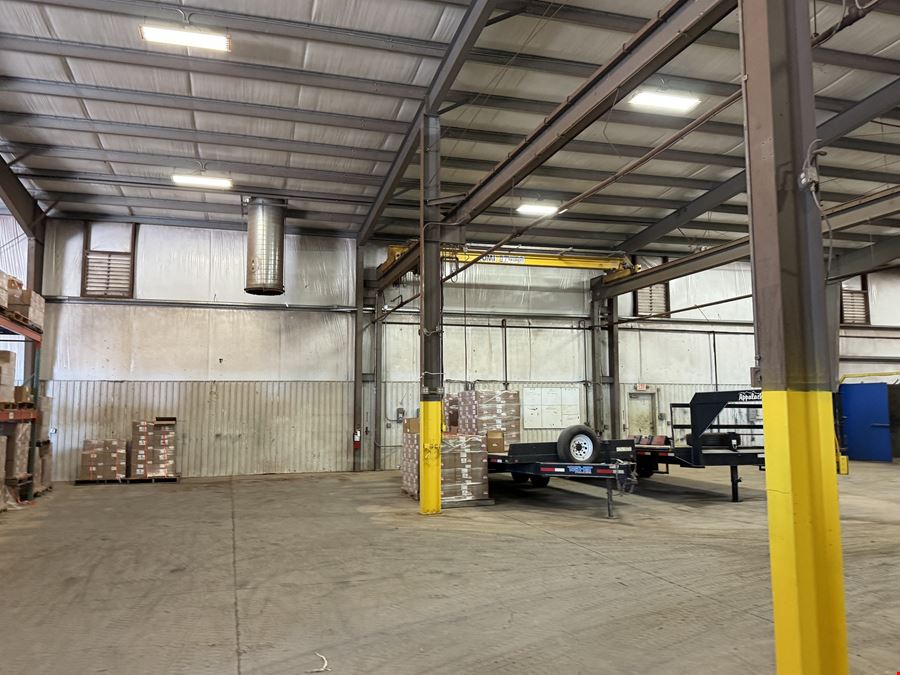 Warehouse/Office Building on ±10.91 Acres