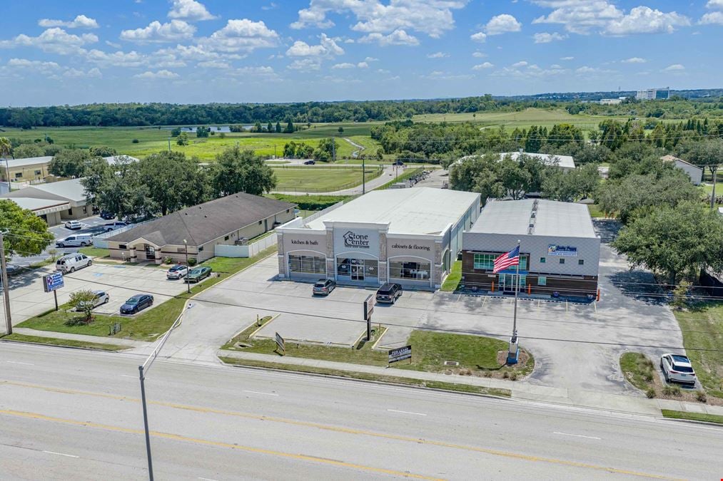 Retail Showroom & Warehouse - 11,000+ SF in South Lakeland