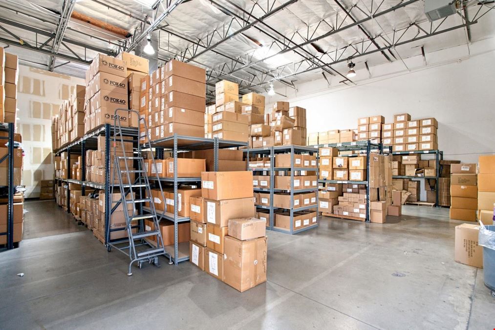 Runway Center | 10,000 SF Industrial Sublease | Suites G-H