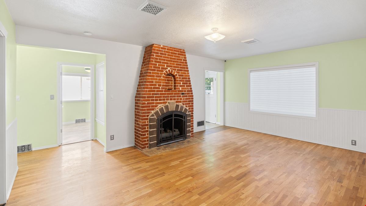1310 N Main St