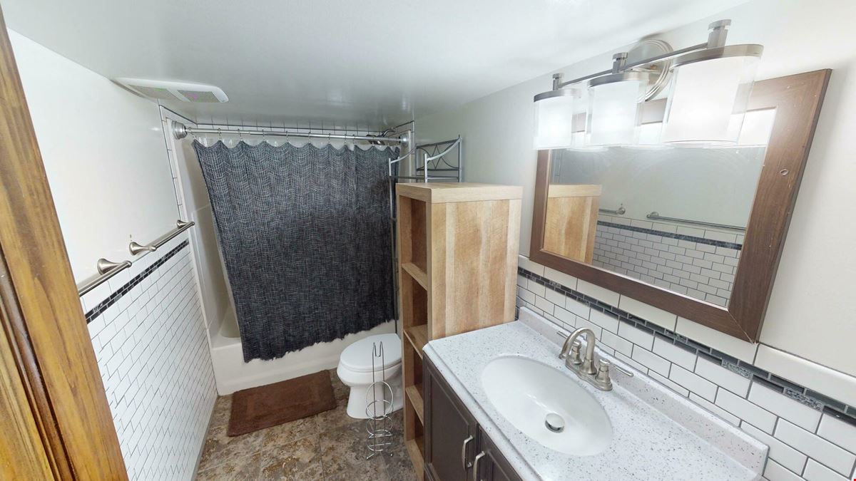 114 N Grand Ave