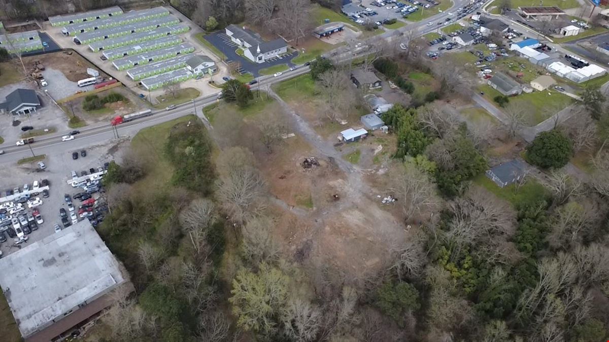 10235 Veterans Memorial Hwy Lithis Springs, GA 30144