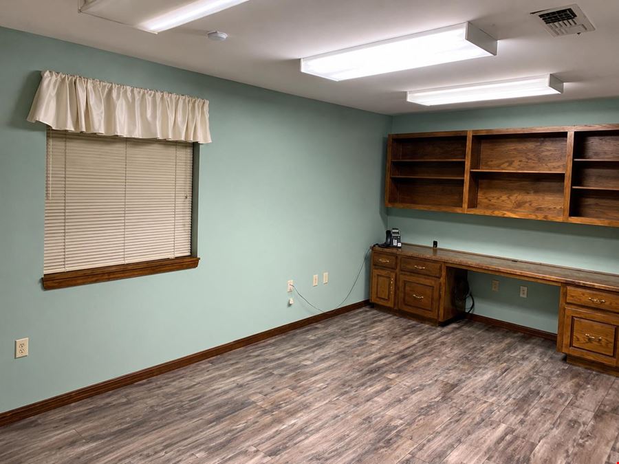 Professional Office Building | 4,109 SF