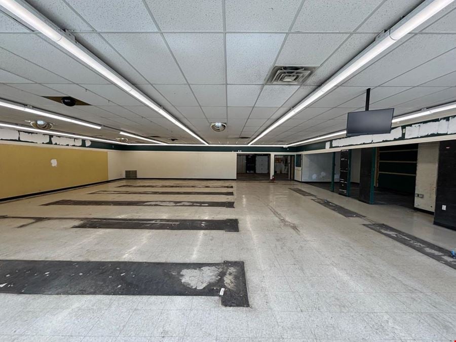 4700 Parallel Pkwy - Former O'Reilly Auto Parts - Retail for Sale