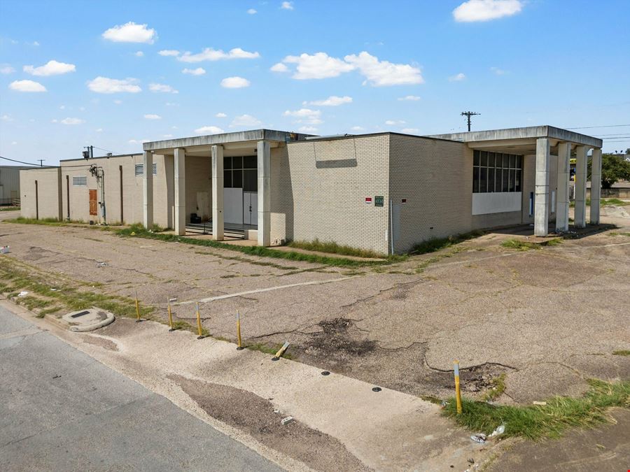 1700 W Waco Dr