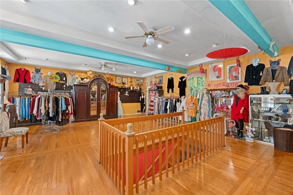 84 Spring St