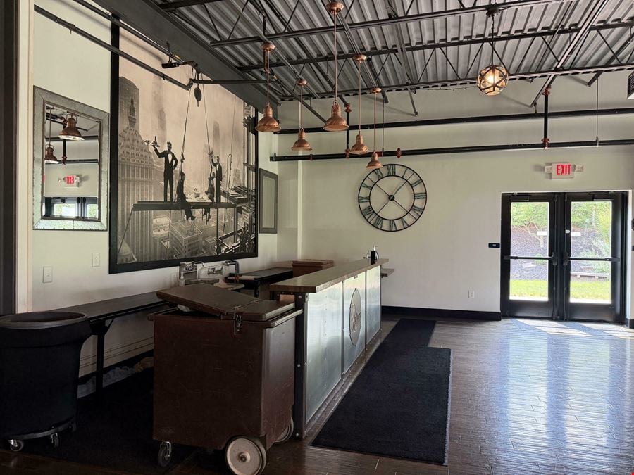 22,475 SF± Flex/Industrial Building
