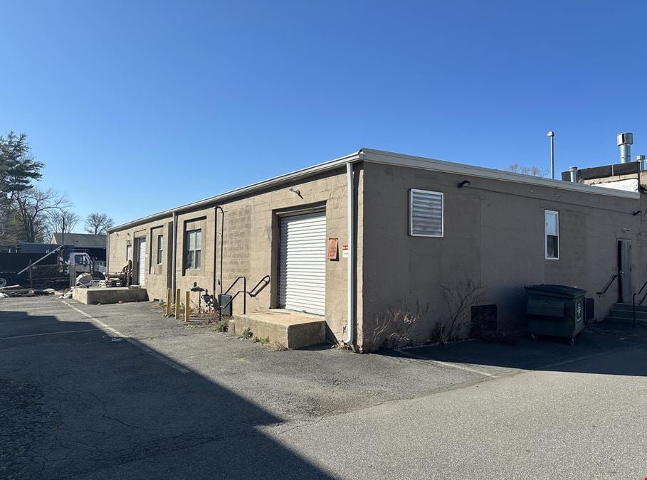711 Broadway Industrial Trade Building with In-Place Dry Cleaner Income