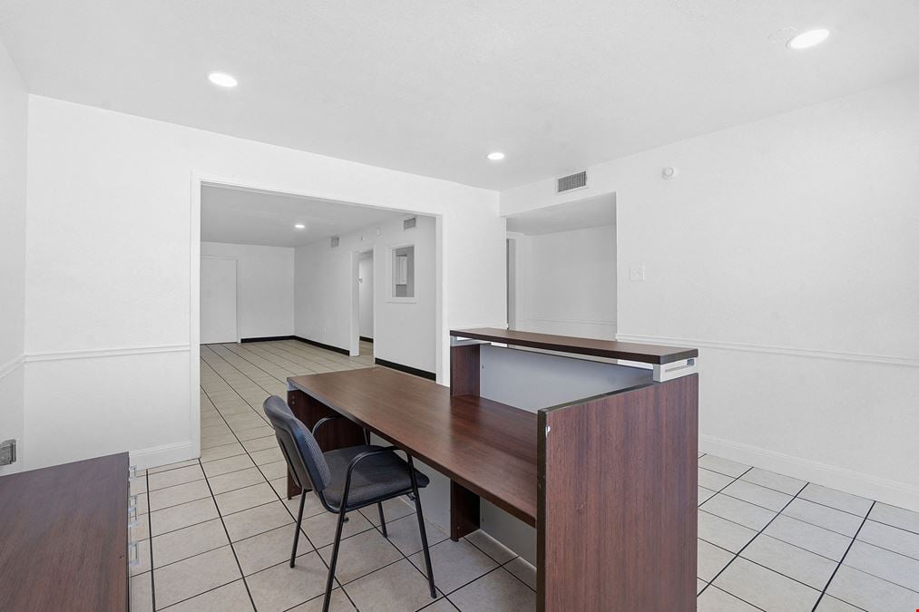 1120 E 52nd St