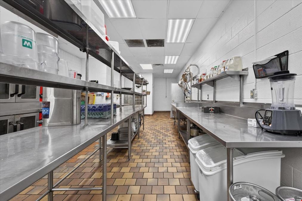 COMING SOON (Live Mon 6/22) - 4000 Fort Campbell Blvd - For Lease