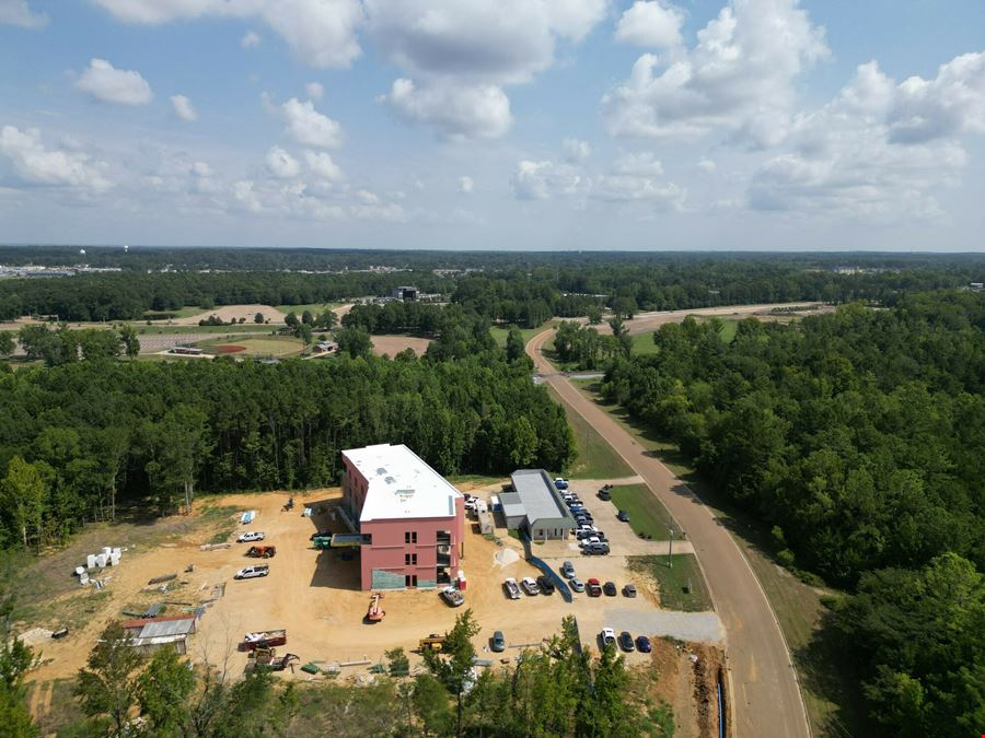Class A Office - New Construction - Brandon / Amphiteatre District