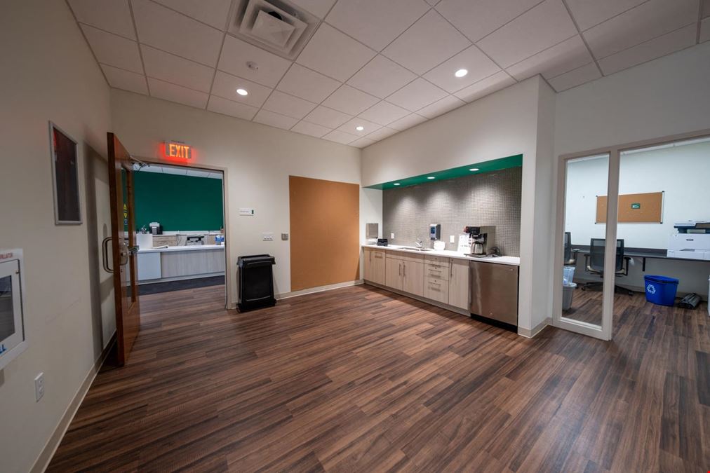 240 Crafton Ingram Shopping Center Sublease