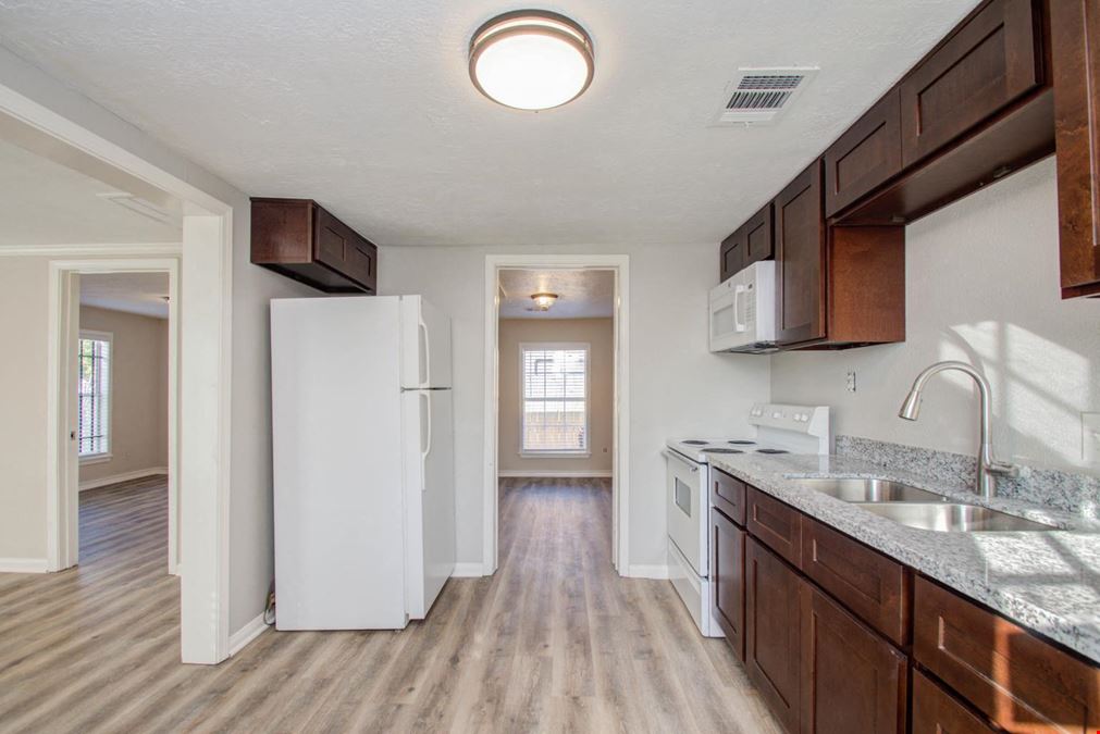 1051 W Little York Rd, Houston, TX 77091
