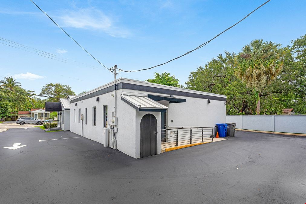 320 Davie Boulevard