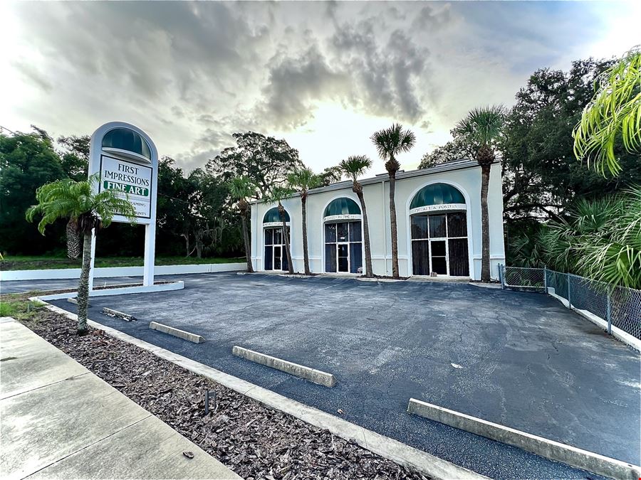 6,300SF Retail/Office/Indust./Showrm on 2 Lots - Biz Also Avail (50% Ann. Return!)