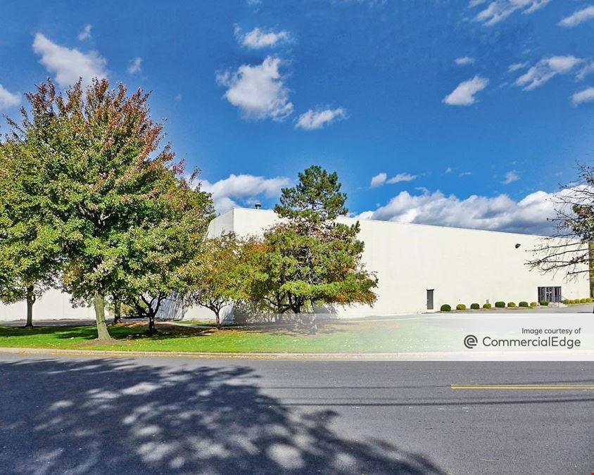 Harmon Cove - 75 & 85 Metro Way