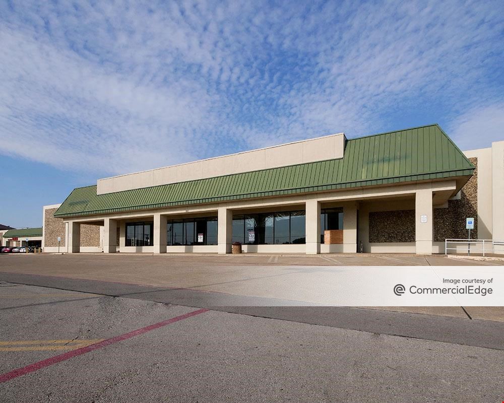 Oates Park Shopping Center