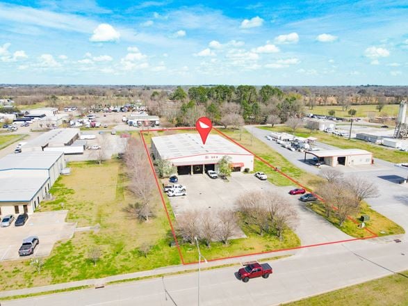 Preview of Industrial space for Rent at 900 W Pont Des Mouton Rd