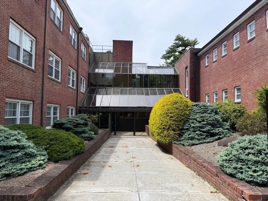2 Stowe St