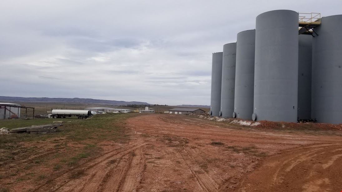 7,700 SQ FT Shop on 4+ Fenced & Improved Acres In Killdeer, ND
