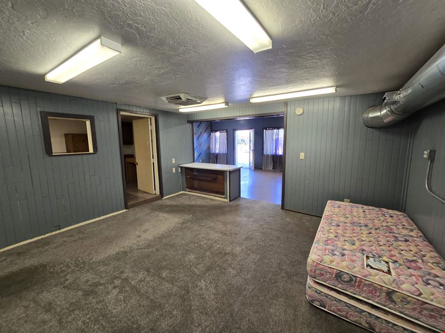 3258 F Rd