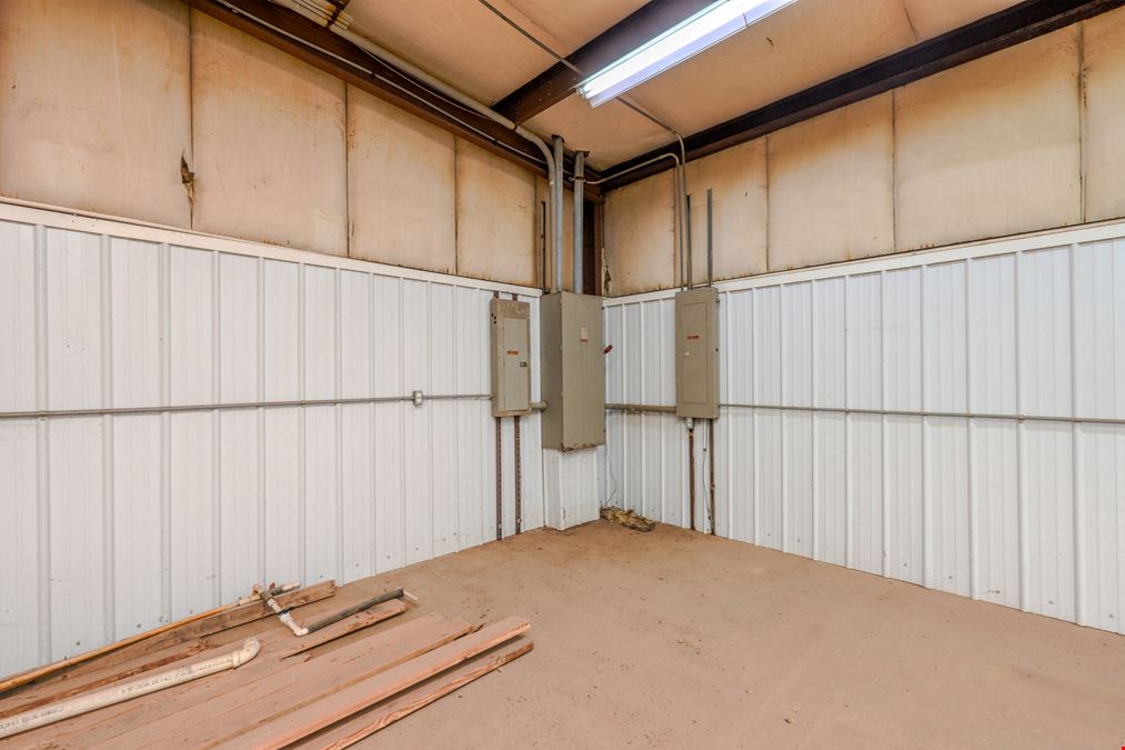 Industrial Space off of Hwy 43 | 5,100± SF