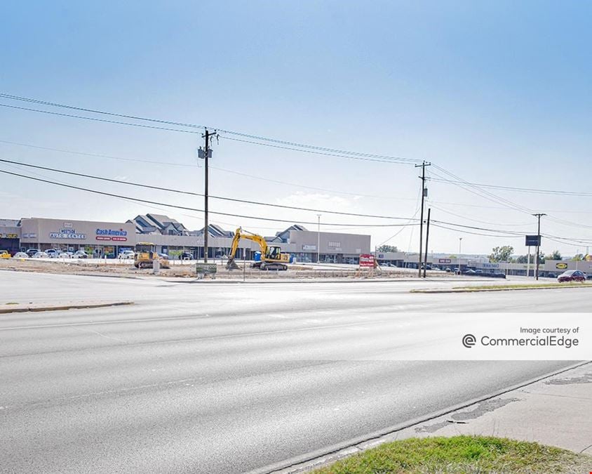 8101-8155 Camp Bowie West Blvd