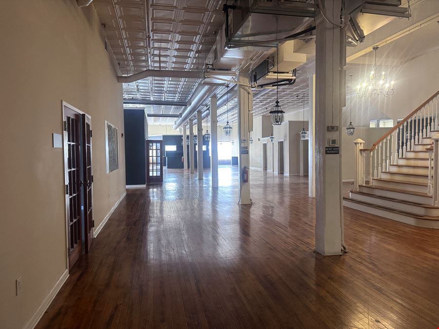 OFFICE/RETAIL BUILDING FOR LEASE