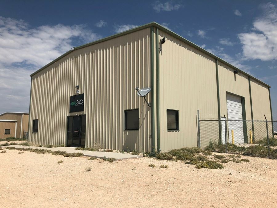 Hobbs, NM: 3,800 SF Office/Shop on 4.50 Acres, Fenced Yard