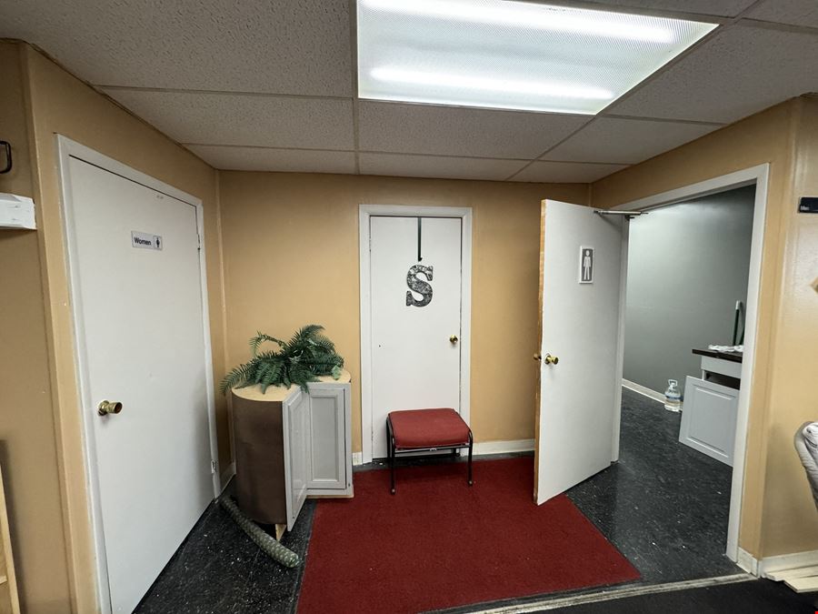 222 W 2nd St