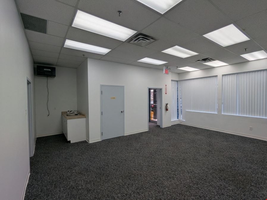 55 QUEENS PLATE DR UNIT 5